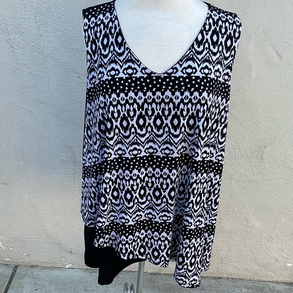 Womens sleeveless dress blouse size 2X